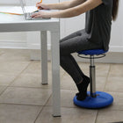 FDMT - Tabouret oscillant réglable Kore 35-48 cm - bleu foncé-Le mouvement continu en position assise détend le côté droit du cerveau, ce qui favorise la concentration.