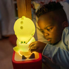 tonies - Sleepy Friends: Sleepy Crocodile Night Light-Offre une lumière apaisante qui peut être utilisée pendant la routine du coucher ou comme veilleuse douce, aidant à créer un environnement calme et rassurant pour les enfants