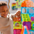 Magna-Tiles - Ensemble de construction magnétique Centre-ville 110 pièces-Plus à découvrir: Ajoutez des tuiles classiques MAGNA-TILES ou des microMAGS pour créer un monde de jeu significatif!
