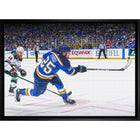 Jordan Kyrou St. Louis Blues 20x29Shooting sur toile - Toile encadree - 31" x 22"-Impression sur toile de qualité supérieure avec bordures enveloppées