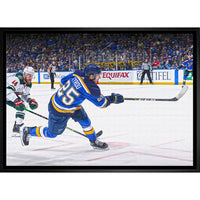 Jordan Kyrou St. Louis Blues 20x29Shooting sur toile - Toile encadree - 31" x 22"-Impression sur toile de qualité supérieure avec bordures enveloppées