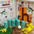 Yellow Door - Allons-y, comptines-Les six comptines très appréciées comprennent : Twinkle, Twinkle Little Star, Hickory Dickory Dock, Humpty Dumpty, Itsy Bitsy Spider, Five Little Speckled Frogs et The Wheels on the Bus.