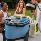RovR - KeepR Porte-bébé à boisson avec seau à glace et bandoulière - Corail-La base moulée s’adapte aux surfaces humides et inégales