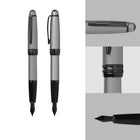 A.T. Cross - Stylo-plume Bailey - gris - plume moyenne-La plume du stylo-plume s'adapte à votre prise en main et à votre style d'écriture au fil du temps.