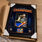 Frameworth - Cadre photoglass de Karl-Anthony Towns des New York Knicks trophée du championnat 2026 - 18 po l x 22 po H - orange-6