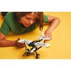 LEGO - Avion de brousse Technic - 333 pièces-Le motif zébré reflète le rôle que jouent les avions de brousse dans la conservation