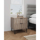 Manhattan Comfort - Table de nuit moderne DUMBO 51 cm à 2 tiroirs - Gris rustique-Comprend 2 tiroirs à extension totale conçus avec des lignes verticales texturées