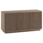 Hudson&Canal - Meuble TV rectangulaire cannelé Hanson pour téléviseurs jusqu'à 55 pouces, finition chêne gris vieilli-Un design transitionnel moderne pour votre bureau à domicile, votre chambre ou votre espace de vie