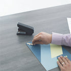 Agrafeuse antimicrobienne Fellowes LX840 EasyPress demi-bande - Noir-À utiliser avec des agrafes à bande pleine de ¼" de pouce