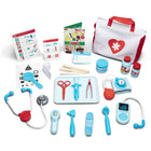 Melissa & Doug - Kit de jeu trousse du docteur - 25 pièces -Les pièces se rangent dans un cabas pratique pour faciliter le nettoyage et permettre aux jeunes médecins en herbe de faire des visites à domicile , les styles et les couleurs peuvent varier