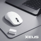 Cybeart - Xeus Souris de jeu sans fil à trois modes, ultra-légère - Blanc-Switches optiques TTC certifiés 100 millions de clics, pour des performances nettes, rapides et fiables. Batterie 300 mAh offrant jusqu’à 34 h à 1000 Hz ou 12 h à 8000 Hz, pour un jeu ininterrompu