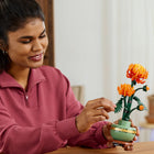 LEGO - Botanicals Icons Chrysanthème - 278 pièces-Cet ensemble LEGO représente un chrysanthème capturé à différents stades de floraison