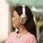 JBL - Tour One M3 Casque circum-auriculaire sans fil à Réduction de Bruit - Latte-Fast Pair avec Google