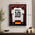 Frameworth - Coupe du Monde FIFA 2026 Officielle Allemagne Jamal Musiala Cadre Réplique de Maillot - 25,75 po x 33,75 po-Arrive prêt à accrocher et constitue un cadeau remarquable pour les amateurs de soccer et les collectionneurs.