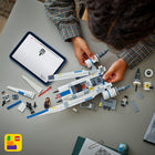 LEGO - Star Wars : Andor Le Chasseur U-Wing Rebelle, Modèle de Véhicule à Construire-Une façon amusante de construire - En utilisant l’application LEGO Builder, les enfants peuvent agrandir, faire pivoter et visualiser une version numérique de ce modèle pendant la construction, suivret leur progrès et sauvegarder des ensembles