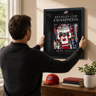 Frameworth - Cadre photoglass de Seth Jarvis 16x20 des Carolina Hurricanes champions Coupe Stanley 2026 - 18 po l x 22 po H-Dimensions finales de 18 po x 22 po : présentoir encadré vertical idéal pour le salon, le bureau, la salle des partisans et la salle de sport