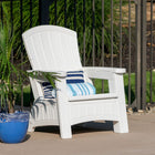 Suncast - Chaise Adirondack avec rangement - Cube de glace-Le rangement intégré pratique offre de l’espace pour les coussins et les accessoires extérieurs, avec une limite de poids maximale de 50 lb.