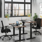 LjubLjana - Bureau assis-debout à hauteur réglable électrique de 53 po - Noir/Bois-La nouvelle conception supérieure divisée horizontalement assure une configuration robuste avec la commodité de l'expédition de l'ensemble du bureau dans une seule boîte