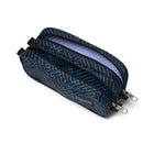 Jansport - Grand Étui Pour Accessoires - 1,3 L - Rayures D’Équipe-Cet étui à deux compartiments pour accessoires est idéal pour transporter stylos et crayons d'un côté et cordons d'alimentation de l'autre
