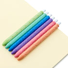 Paper Mate - Stylos gel InkJoy de Paper Mate - rétractables - pointe moyenne - 0,7 mm - noir - Paquet de 6-Avec des couleurs et des designs à la mode pour ajouter une touche de style à votre collection de stylos