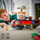 LEGO - City Fire Le camion de pompiers de l'aéroport-Véhicule d’urgence réaliste avec bras d’extincteur à 360° et 6 pneus en caoutchouc
