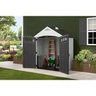 Suncast - Remise de rangement Vista 7 x 4 pi - Ice Cube-Offre amplement d’espace de rangement pour les outils de pelouse et de jardinage tout en occupant un espace minimal.