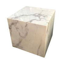 Plata Import Lucas II Table d'appoint carrée de 15,75 po de hauteur - Marbre -Fabriqué en matériau durable Quartz-marbre