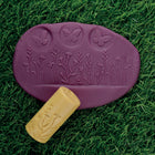 Yellow Door - Roulons - Rouleaux anti-insectes de jardin - Lot de 6-Les enfants peuvent expérimenter en utilisant différentes pressions et en roulant de différentes manières, perfectionnant ainsi leur motricité fine tout en créant des motifs tactiles et de magnifiques œuvres d'art.