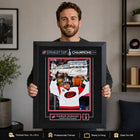 Frameworth - Frederik Andersen 16 po H x 20 po l Cadre signature réplique Carolina Hurricanes Champions de la Coupe Stanley 2026 - Sous licence officielle LNH/AJLNH-Fabrique au Canada par Frameworth depuis 1992