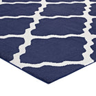 Modway - Marja Treillis marocain Tapis de 5 pi l x 8 pi L - Marine et Ivoire-Dessous du tissu de jute adhéré