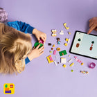 LEGO - Friends L’Aire de Jeux des Chiots, Ensemble de Construction, Jouet de Chien pour un Jeu de Simulation 42665-Accessoires pour chiens: Cet ensemble de jeu de simulation est livré avec des accessoires amusants pour un jeu imaginatif, y compris une balle, des biscuits pour chiens et un os, ainsi qu’un élément de caca de chien pour faire rire les enfants