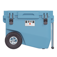 RovR - RollR 60 Glacière rigide à roulettes pintes avec poignée de remorquage - Pacifique sud-Les pneus gonflables tout-terrain RollR 9'' glissent sans effort sur le sable, la terre et l’herbe durs