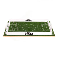 Binho - Jeu De Société Turf VERT Classique -Le gazon plus épais permet de nouveaux tirs angulaires et des rebonds imprévisibles. Attendez-vous à plus d’effet air sur la balle et à des déviations surprenantes.