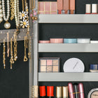HOMCOM - Coffret à bijoux miroir verrouillable avec lumière led - 18 po L x 14,25 po l x 59,75 po H - gris-Cadre en MDF pour une solidité et une durabilité au quotidien 