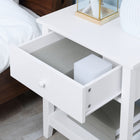 HOMCOM - Table de nuit moderne 13,8 po - blanc-Les panneaux latéraux présentent des lignes verticales décoratives 