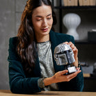 LEGO Star Wars - Le casque du Mandalorien Ensemble de construction - 584 pièces-Captez l'éclat de l'armure beskar â€” Les éléments LEGO et les briques laqués dans différentes nuances de gris vous aident à recréer l'aspect métallique de l'armure beskar et les contours du casque
