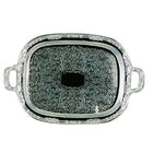 Elegance – Plateau à thé sur pied-Ce plateau rectangulaire plaqué argent de 23 x 15 po est élégant et ajoutera une touche de style et de sophistication à votre salle à manger.