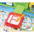 VTech - Explore & Write Activity Desk - Version anglaise-Le bureau est doté d’un écran à DEL servant également de bloc-notes avec stylet, permettant aux enfants de tracer des lettres, des chiffres et des formes en traçant dans le bon ordre.