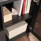 Sauder - 433265 La Collection Tiffin Line Crédence - Finition Raven Oak - 2 boîtes-Passe-câbles pour la gestion des cordons.