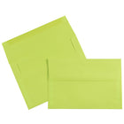 JAM Paper Enveloppes format livret de teinte claire avec fermeture gommée, 5 1/2 x 8 1/8 po, vert lime, 1000/paquet-Matériau : Papier