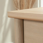 Sauder 59"W La Collection Whitaker Point Bureau - Finition Natural Maple-L'espace de rangement derrière la porte peut contenir une tour CPU verticale et dispose d'une étagère réglable