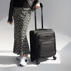 Air Canada - Valise à roulettes souple de 20 po Central Collection - Noir-Serrure TSA intégrée à 3 chiffres
