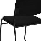 Flash Furniture-Chaise empilable de série HERCULES haute densité, tissu noir, base traîneau, capacité de 500 lb-Rembourrage en tissu noir