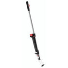 Executive 18" Rubbermaid Pulse Microfiber Spray Mop, système de vadrouille plate à simple face-Le système breveté de réservoir et de solution embarqué contient assez de solution pour nettoyer 850 pieds carrés et distribue le liquide derrière la vadrouille.