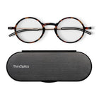 ThinOptics - Lunettes de lecture FrontPage Manhattan - Force +2,50 - Tortue avec étui noir Milano-Confort : Les lunettes de lecture ThinOptics sont légères comme une plume. Ils s’agrippent avec une légère pression et peuvent être déplacés vers le haut ou vers le bas de votre nez pour un ajustement et un confort optimaux.
