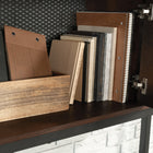 Sauder - La Collection Briarbrook Surmeuble - Finition Barrel Oak-Cadre en metal laque durable.