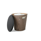 Umbra Tabouret de rangement Woodrow noyer/noir-Woodrow est fait de bois coloris noyer , courbé dans une forme cylindrique magnifiquement courbée, avec un couvercle noir.