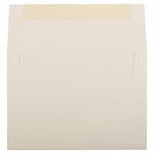 JAM Paper Enveloppes livret Strathmore avec fermeture gommée, fini toilé, 5 1/4 x 7 1/4 po, blanc naturel, 1000/pqt-Taille : A7 (5 1/4 x 7 1/4 po)