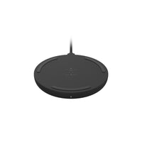 Chargeur 15 Qi avec bloc d’alimentation Belkin-Chargez sans avoir à retirer votre étui. Nos socles de charge sans fil BOOSTCHARGE sont conçus pour fonctionner avec les étuis en plastique léger ayant une épaisseur de 3 mm ou moins.