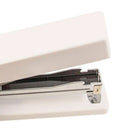 JAM Paper – Ensemble de travail et de bureau, agrafeuse et boîte d’agrafes, blanc et noir (3375WHBK)-Taille de l’agrafe : 6 x 2,5 x 1,125 po, Dimensions de l’agrafeuse : Standard (0,5 x 0,25 po)